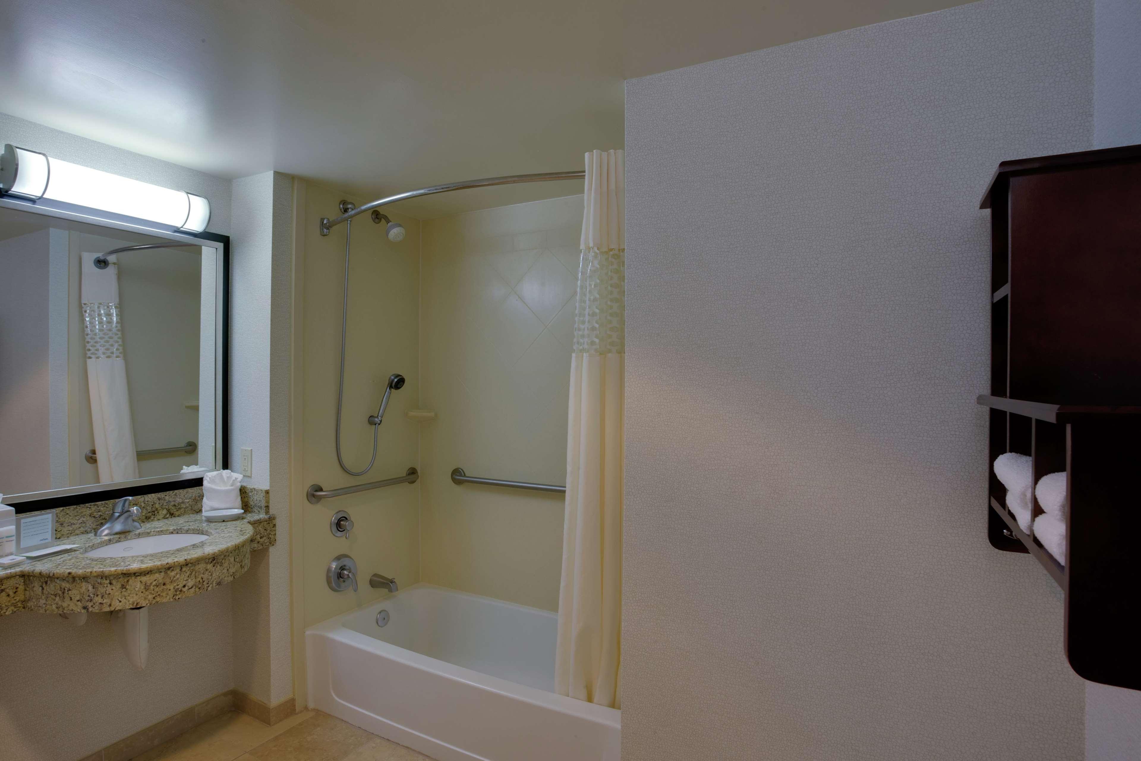 Hampton Inn By Hilton Garden City Long Island Extérieur photo