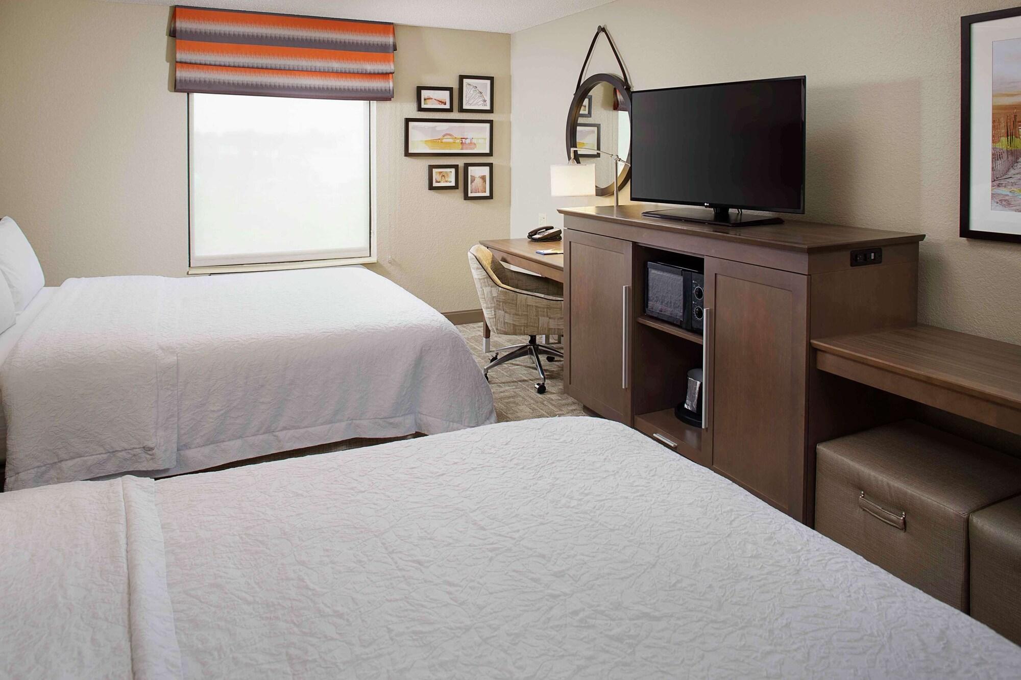 Hampton Inn By Hilton Garden City Long Island Extérieur photo