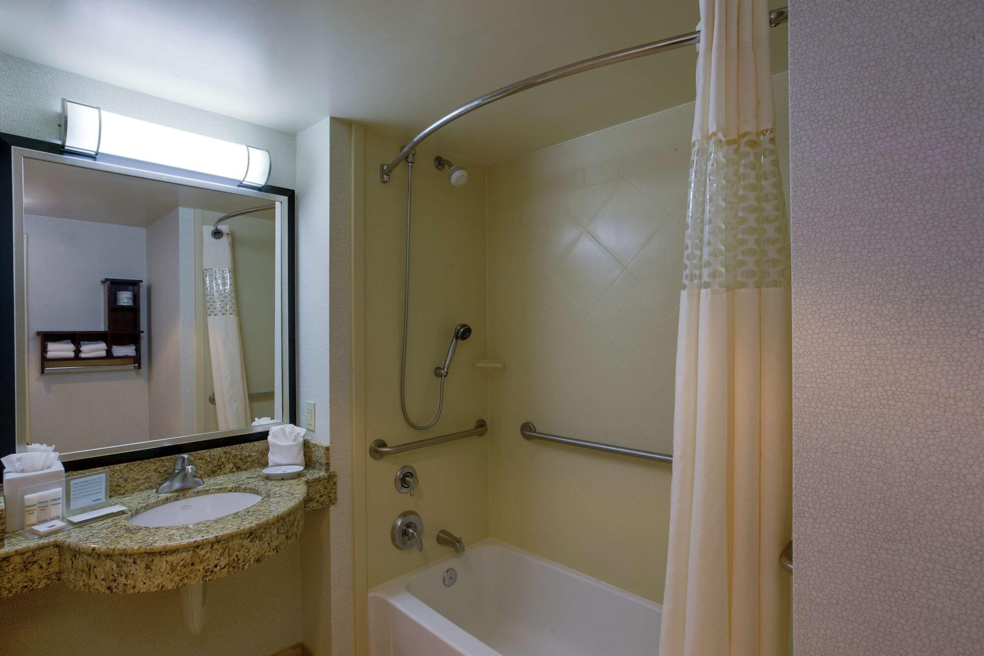 Hampton Inn By Hilton Garden City Long Island Extérieur photo
