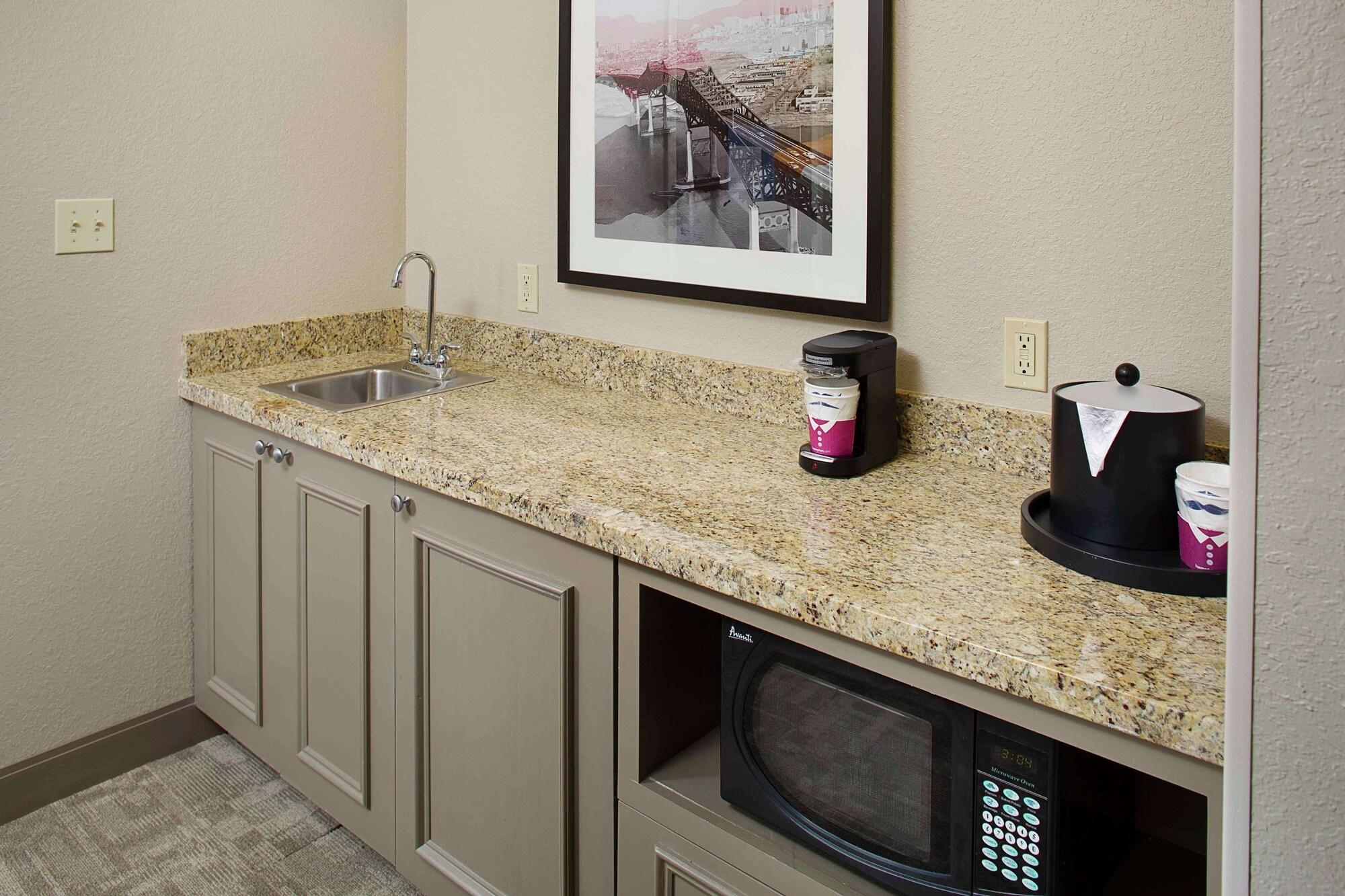 Hampton Inn By Hilton Garden City Long Island Extérieur photo