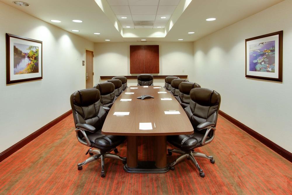 Hampton Inn By Hilton Garden City Long Island Extérieur photo