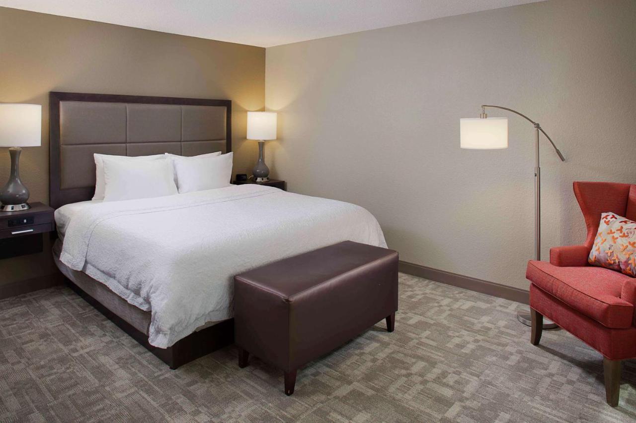 Hampton Inn By Hilton Garden City Long Island Extérieur photo