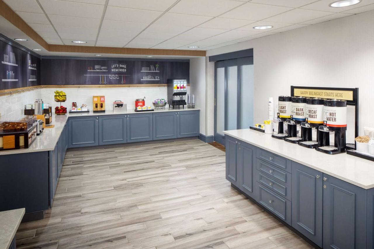 Hampton Inn By Hilton Garden City Long Island Extérieur photo