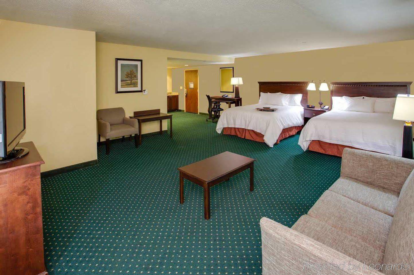 Hampton Inn By Hilton Garden City Long Island Extérieur photo