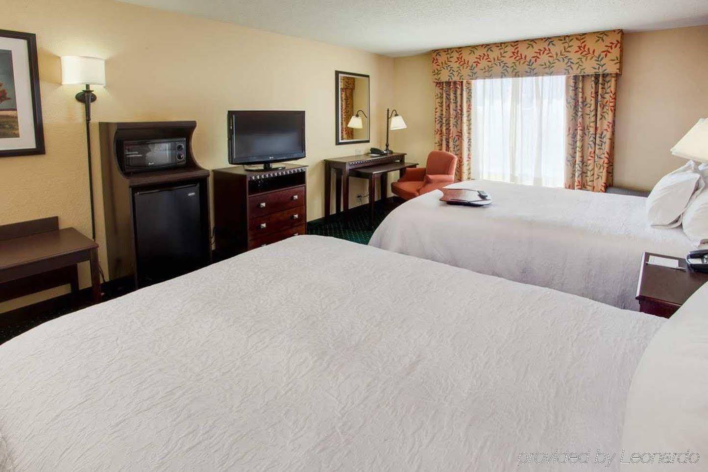 Hampton Inn By Hilton Garden City Long Island Extérieur photo