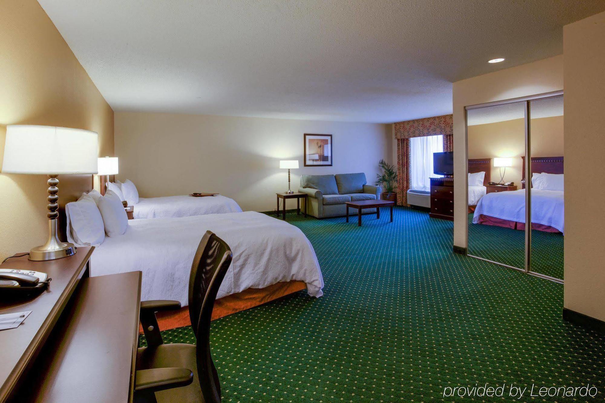 Hampton Inn By Hilton Garden City Long Island Extérieur photo