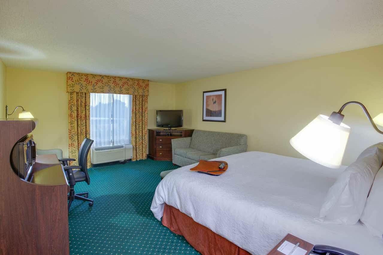 Hampton Inn By Hilton Garden City Long Island Extérieur photo
